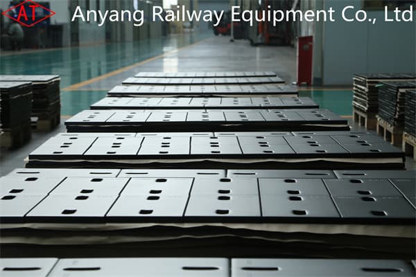 China Made Iron Baseplates, Tie Plates Used in Railway Rail Construction