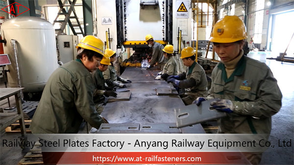 China Railway Rail Steel Plates, Railroad Tie Plate Manufacturer