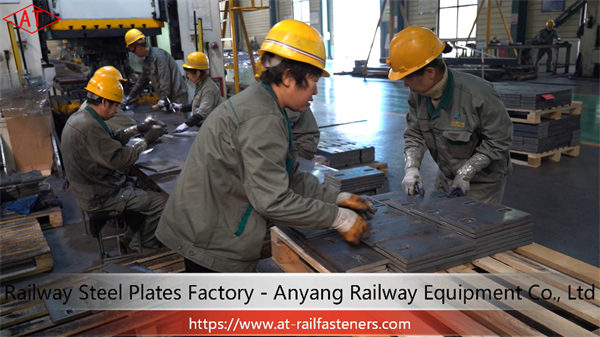 China Railway Rail Steel Plates, Railroad Tie Plates Producer