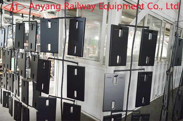 China Flat Steel Tie Plates -Railway Rail Fasteners Manufacturer